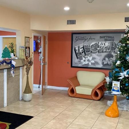 Super 8 By Wyndham Daytona Beach Exterior photo
