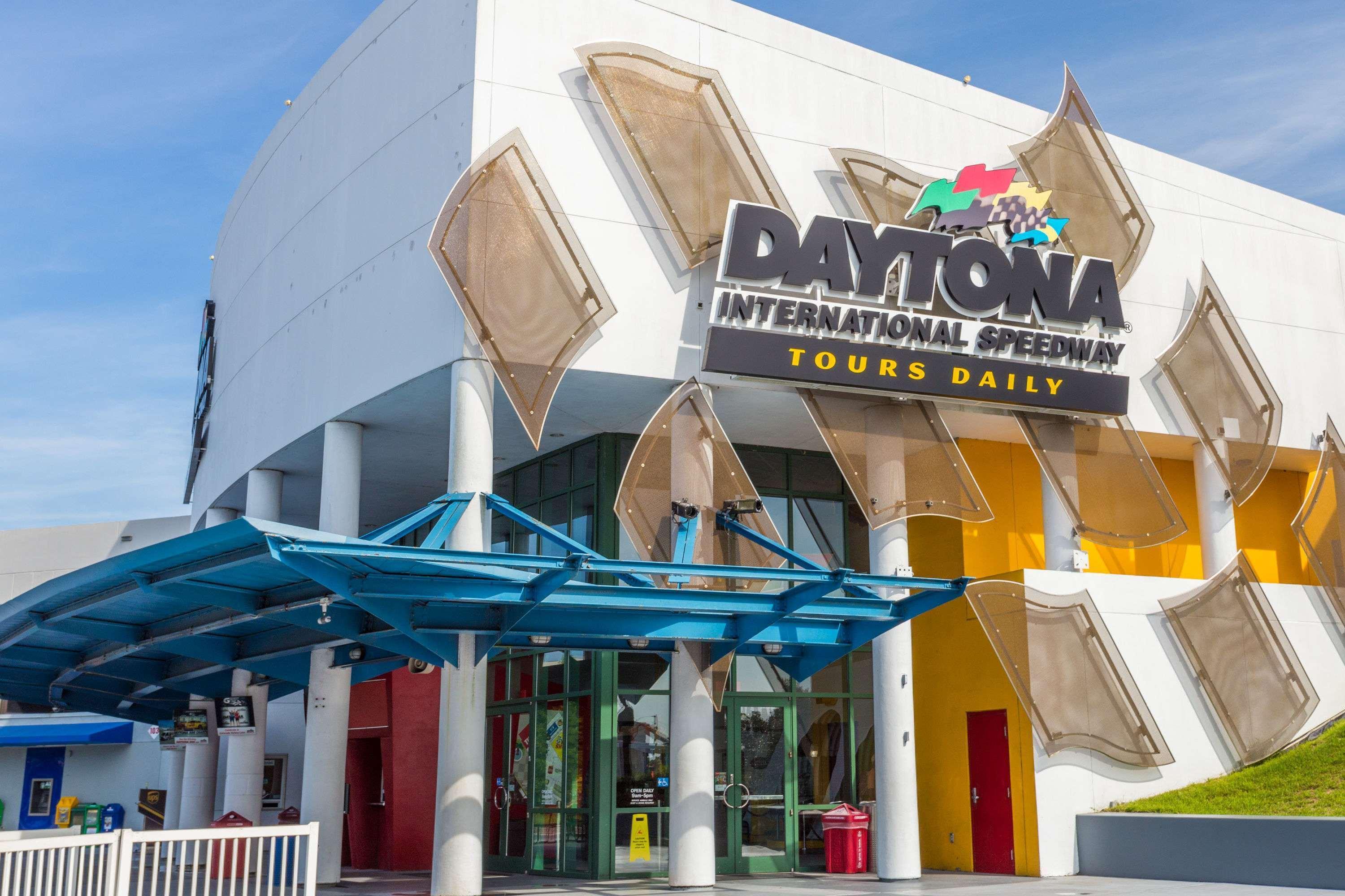 Super 8 By Wyndham Daytona Beach Exterior photo