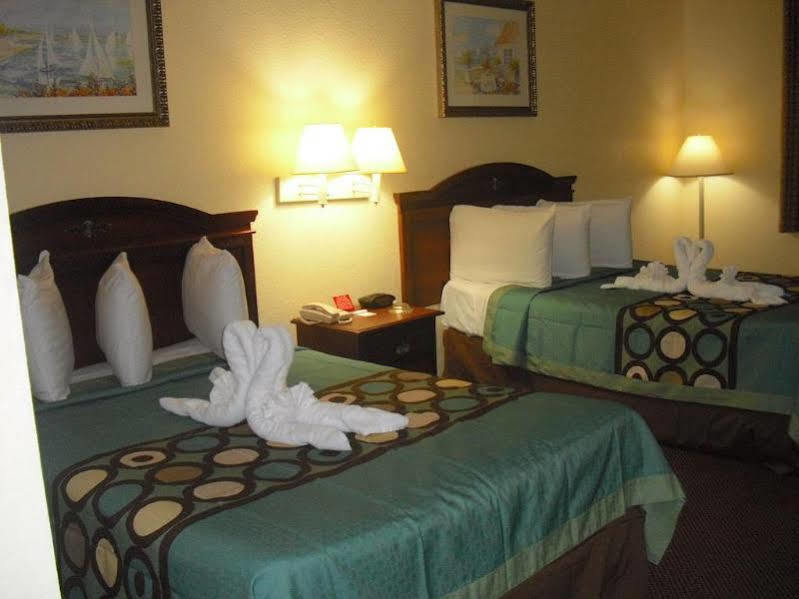 Super 8 By Wyndham Daytona Beach Exterior photo